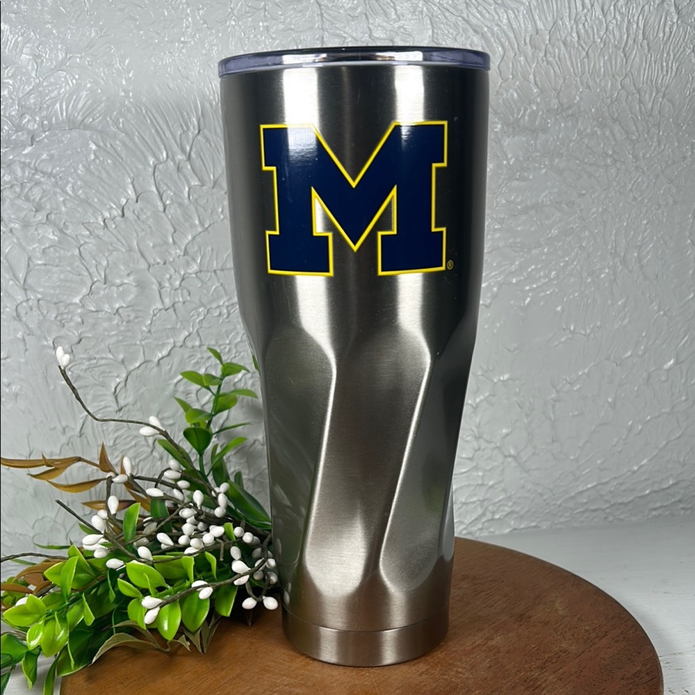 University of Michigan Stainless Steel 24oz Tumbler M logo Slide Close Lid NEW
